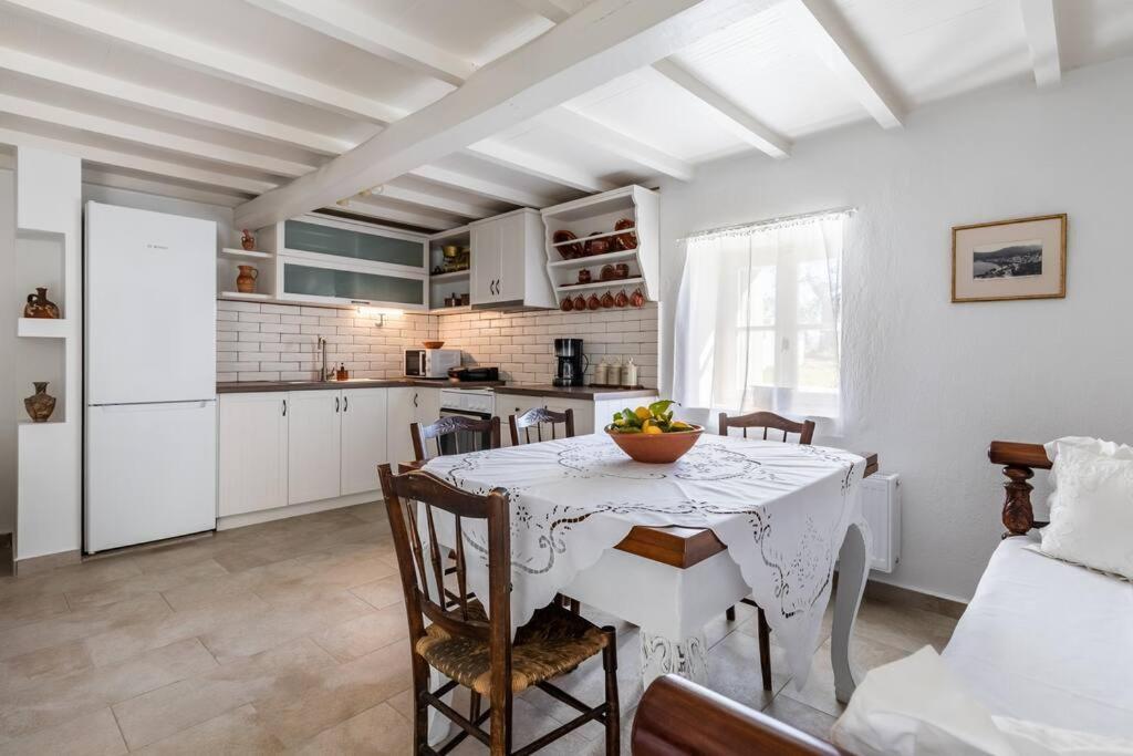 Villa Ambeli สโกเปลอสทาวน์ ภายนอก รูปภาพ